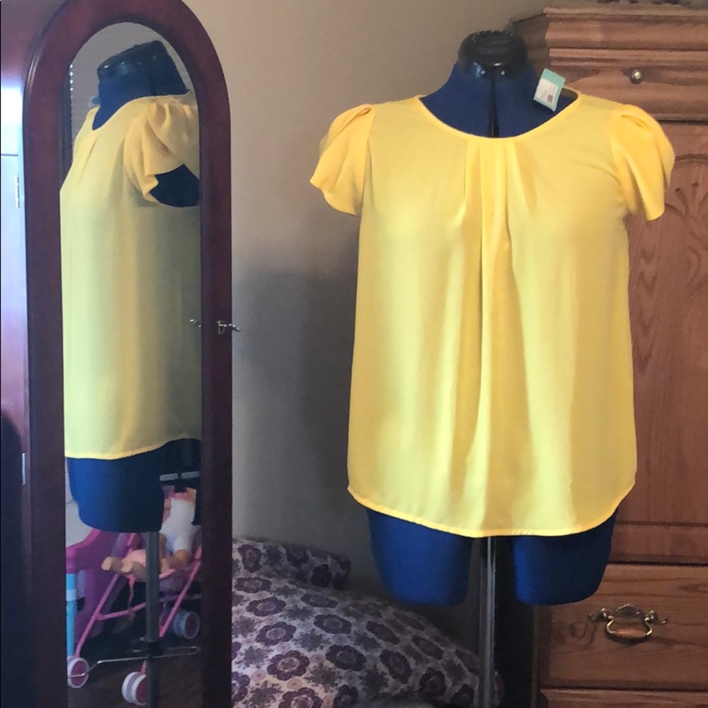 Yellow tulip sleeve blouse New